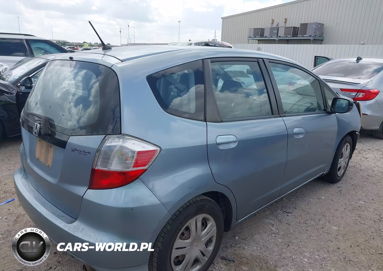 2011 Honda Fit VIN:JHMGE8H31BC021923 - 4
