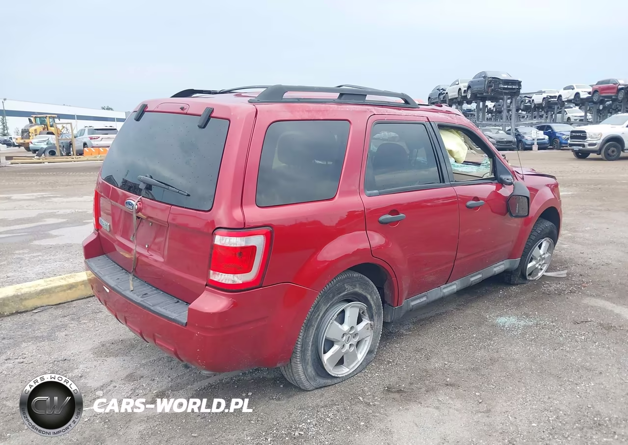 2009 Ford Escape Xlt VIN:1FMCU03709KB30481 - 4