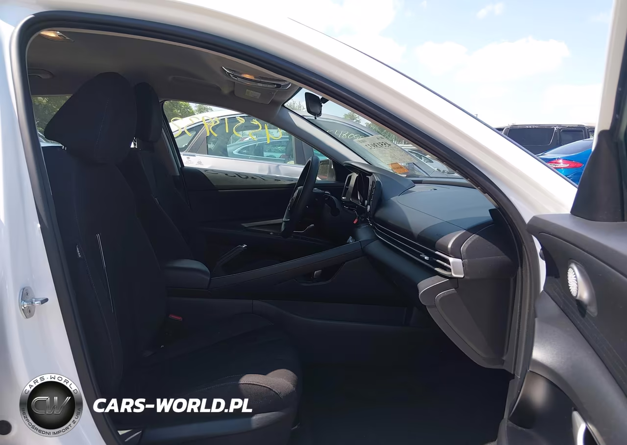 2021 Hyundai Elantra Sel VIN:5NPLM4AG2MH018643 - 5