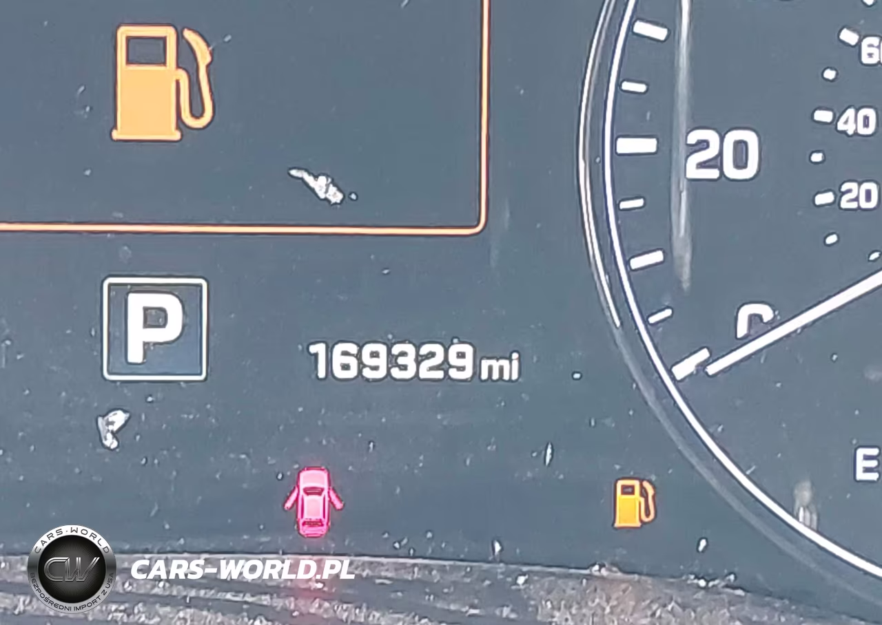 2015 Hyundai Genesis 3.8 VIN:KMHGN4JE9FU102346 - 15