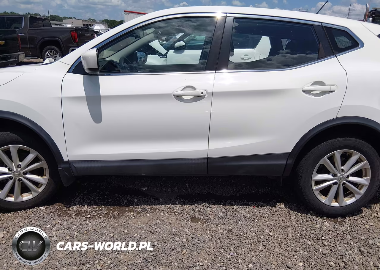 2018 Nissan Rogue Sport S VIN:JN1BJ1CP8JW157426 - 14