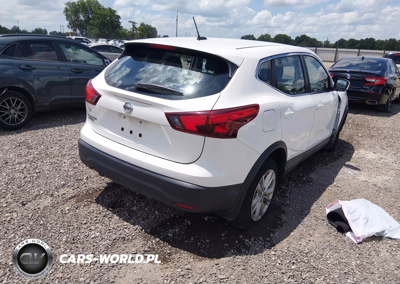 2018 Nissan Rogue Sport S VIN:JN1BJ1CP8JW157426 - 4