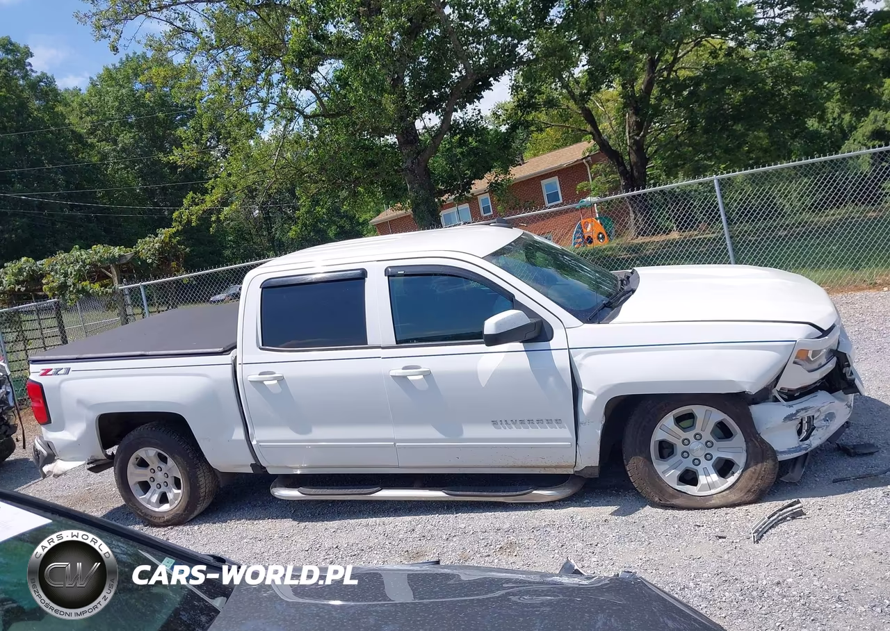 2018 Chevrolet Silverado 1500 2Lt VIN:3GCUKREC2JG393838 - 14