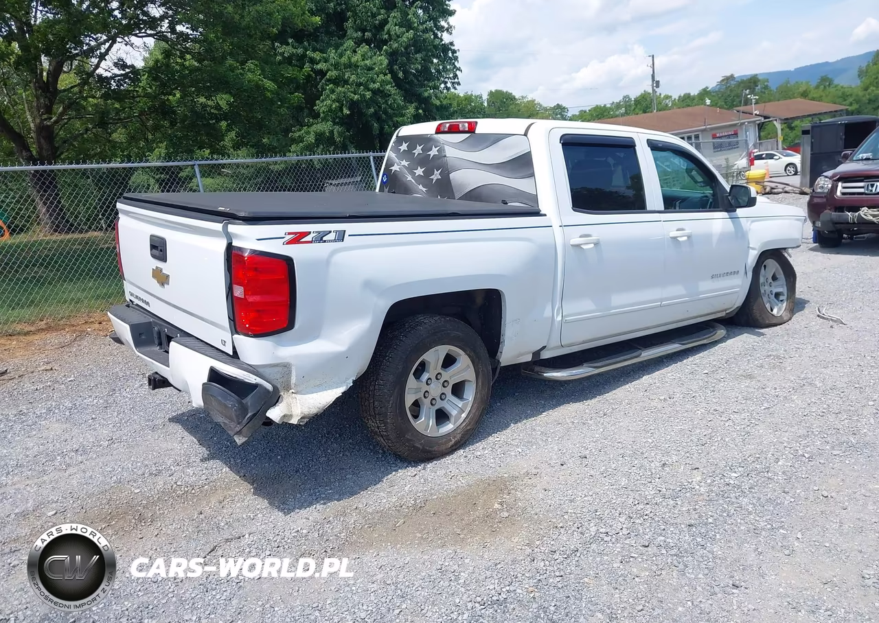 2018 Chevrolet Silverado 1500 2Lt VIN:3GCUKREC2JG393838 - 4