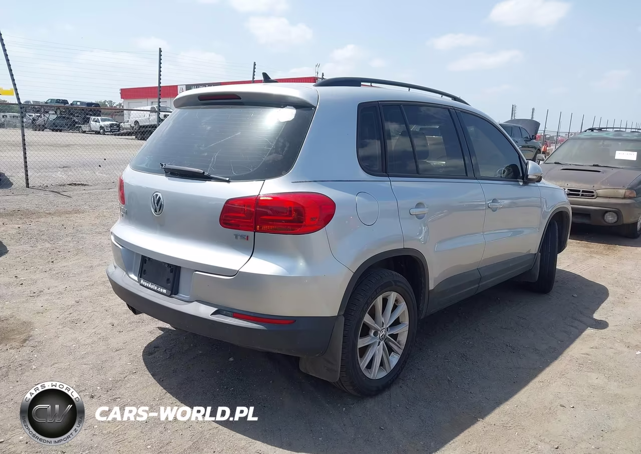 2018 Volkswagen Tiguan Limited 2.0T VIN:WVGAV7AX4JK001860 - 4