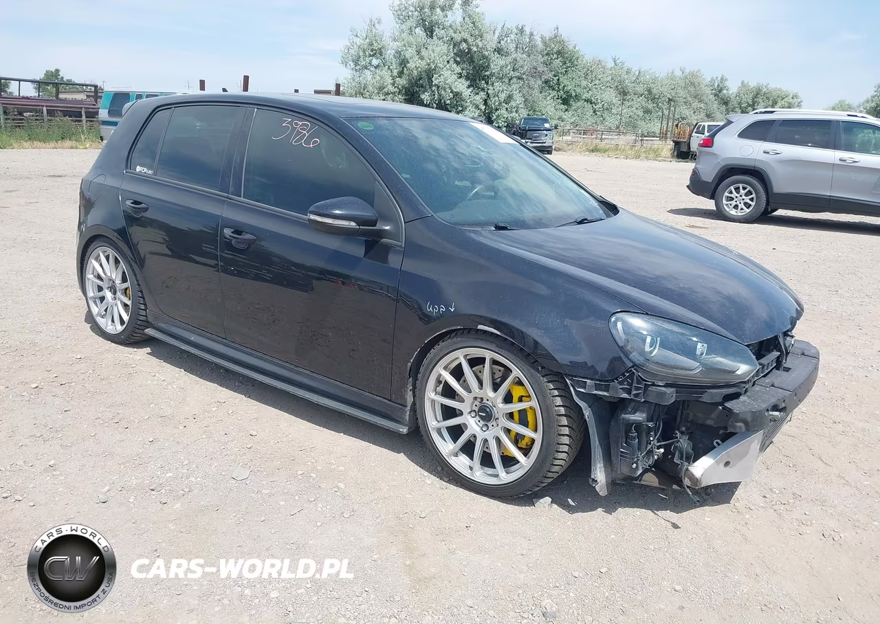 2013 Volkswagen Golf R 4-Door