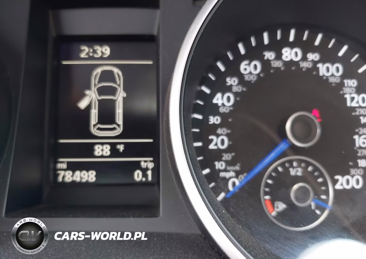 2013 Volkswagen Golf R 4-Door VIN:WVWPF7AJ9DW063968 - 16