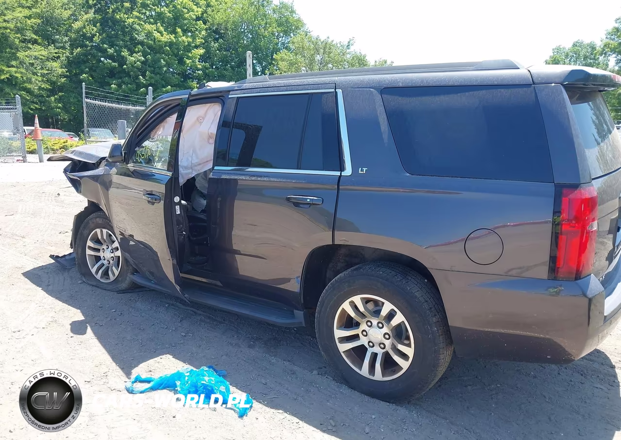 2017 Chevrolet Tahoe Lt VIN:1GNSKBKC1HR323266 - 3