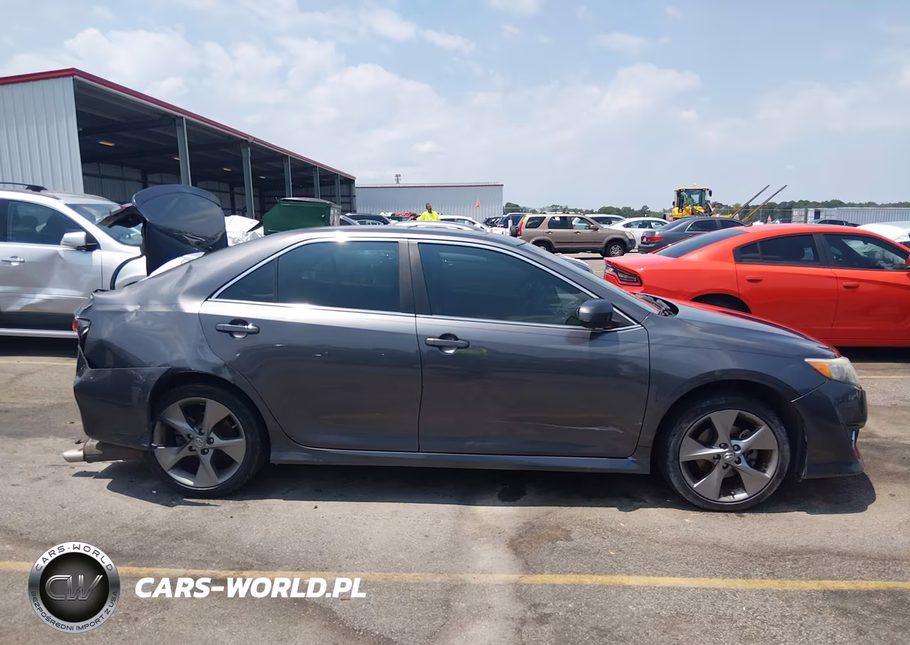 2014 Toyota Camry Se Sport VIN:4T1BF1FK3EU473148 - 13