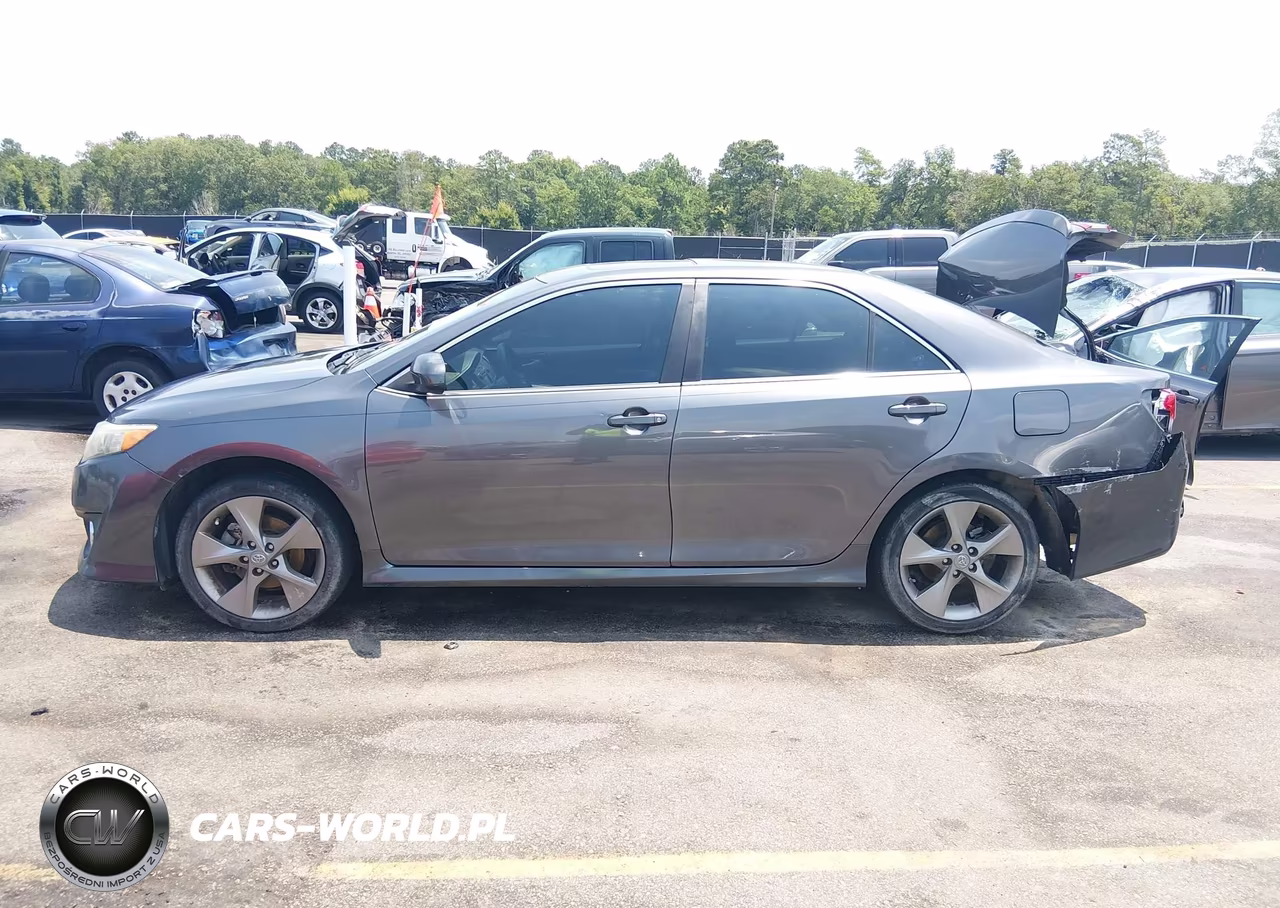 2014 Toyota Camry Se Sport VIN:4T1BF1FK3EU473148 - 14