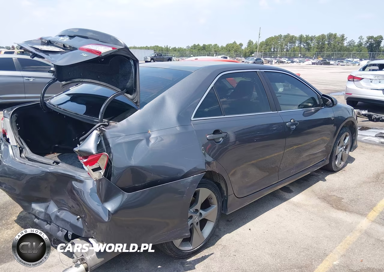 2014 Toyota Camry Se Sport VIN:4T1BF1FK3EU473148 - 4