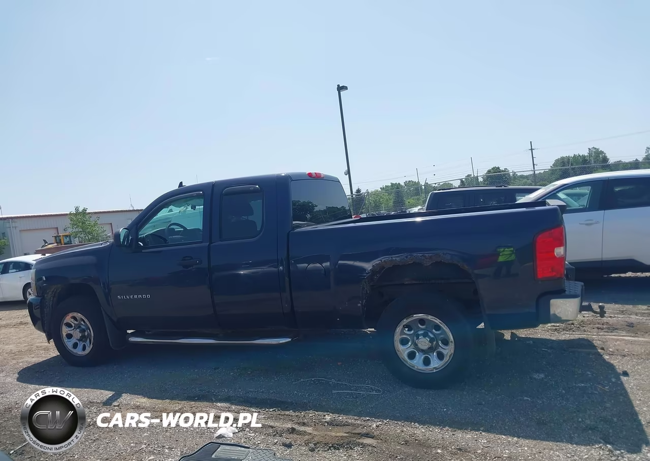 2011 Chevrolet Silverado 1500 Ls VIN:1GCRCREA6BZ317025 - 14