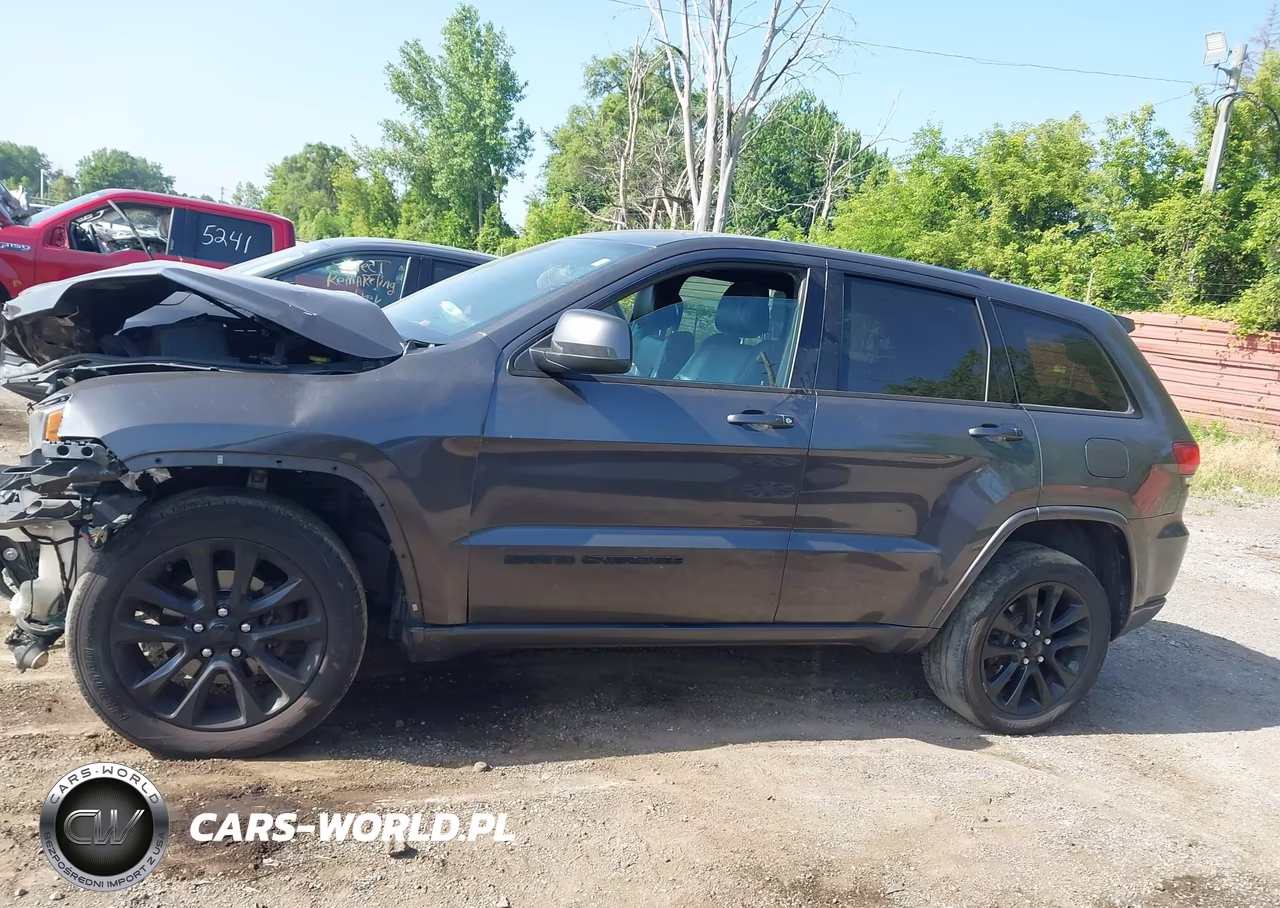 2018 Jeep Grand Cherokee Altitude 4X4 VIN:1C4RJFAG0JC376281 - 14
