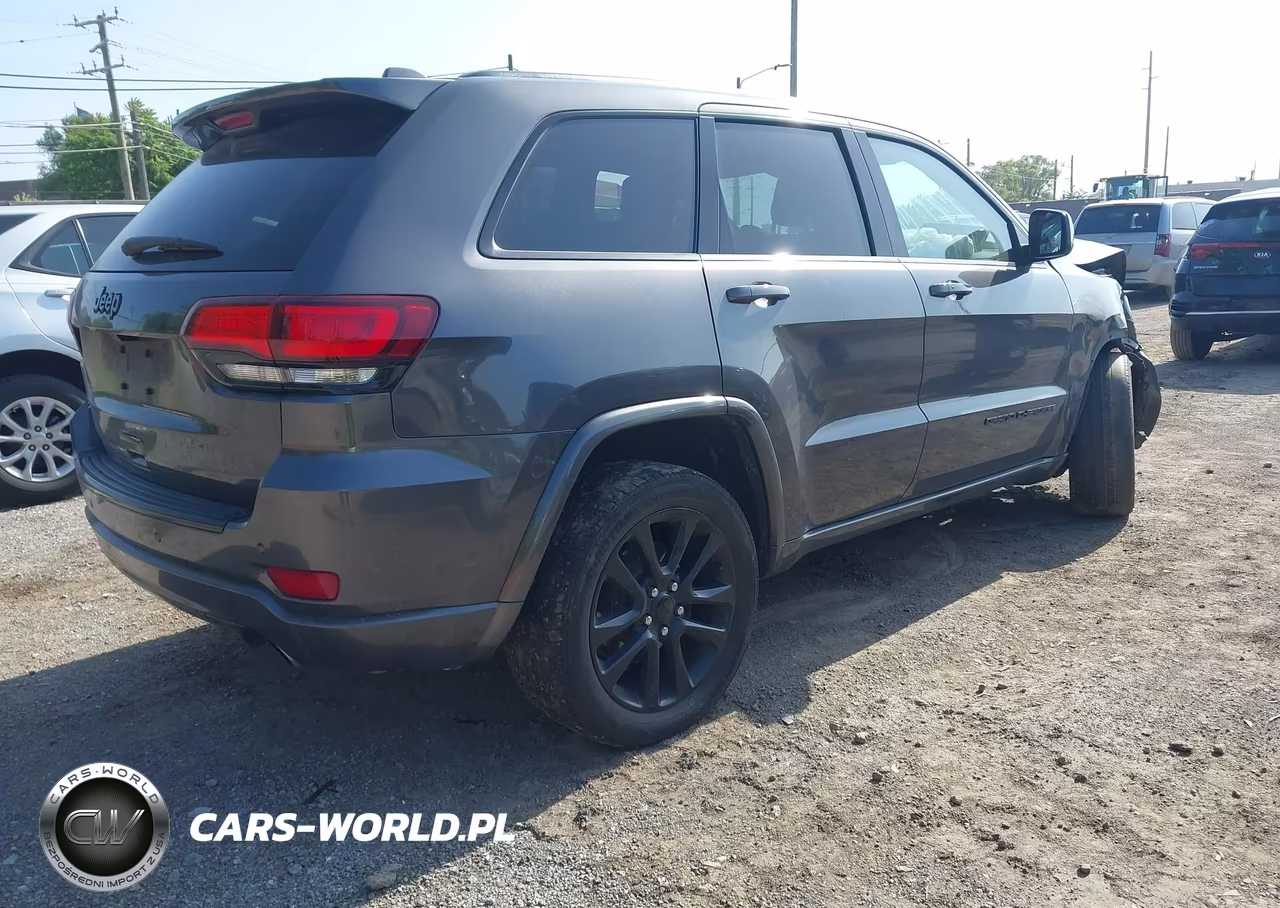2018 Jeep Grand Cherokee Altitude 4X4 VIN:1C4RJFAG0JC376281 - 4