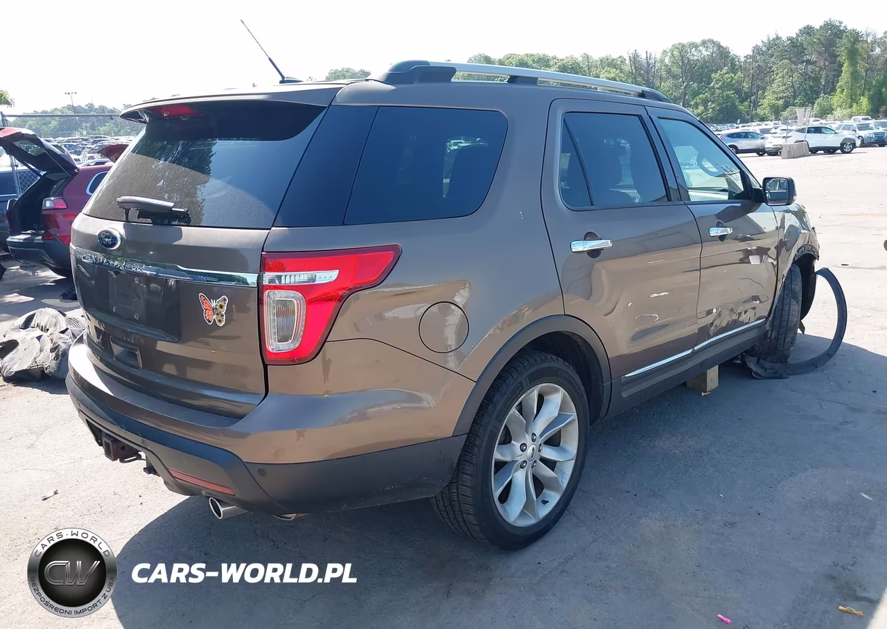 2015 Ford Explorer Xlt VIN:1FM5K7D84FGA84165 - 4