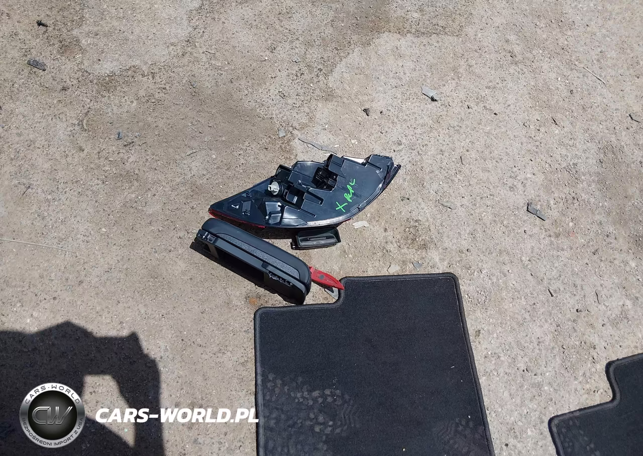 2020 Honda Insight Touring VIN:19XZE4F9XLE005062 - 12