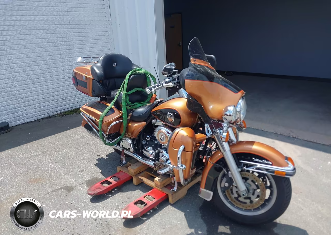 2008 Harley-Davidson Flhtcui 105Th Anniversary Edition