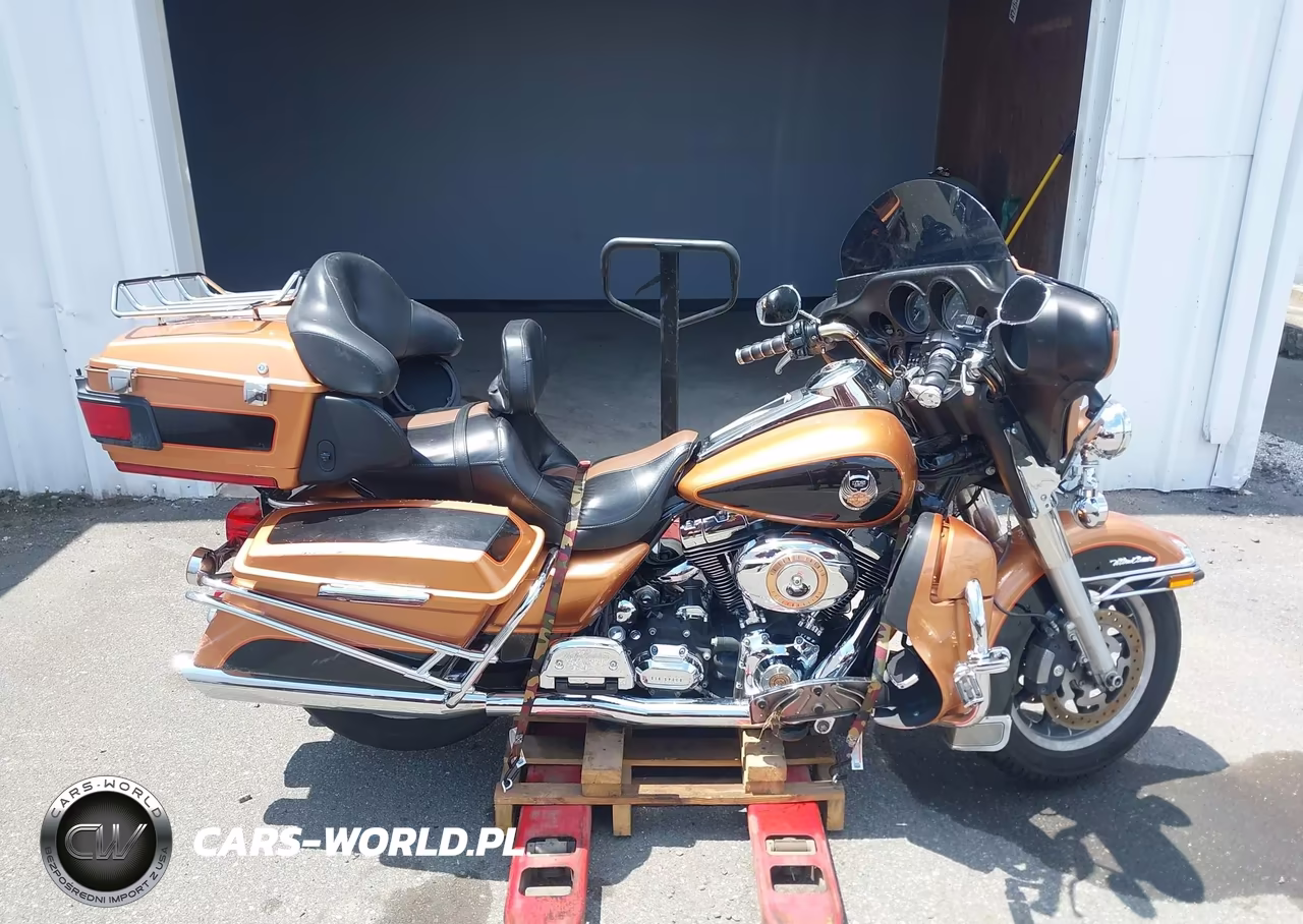 2008 Harley-Davidson Flhtcui 105Th Anniversary Edition VIN:1HD1FC4408Y627956 - 12