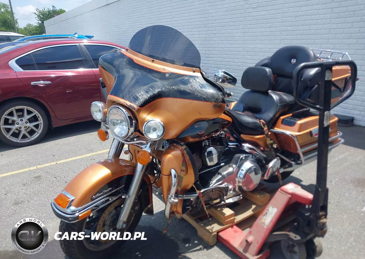 2008 Harley-Davidson Flhtcui 105Th Anniversary Edition VIN:1HD1FC4408Y627956 - 2