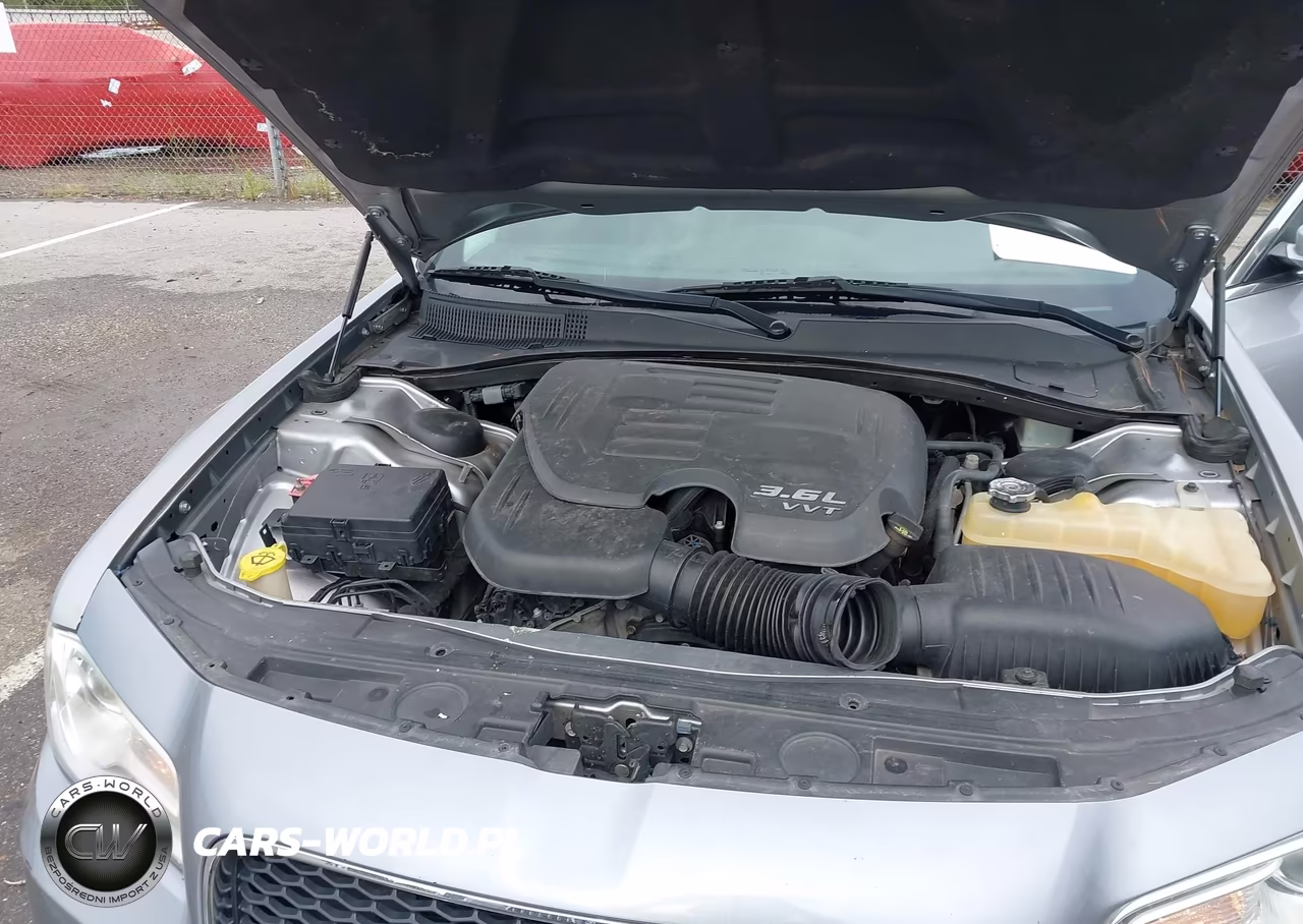 2017 Chrysler 300 Limited VIN:2C3CCAAG0HH560179 - 10
