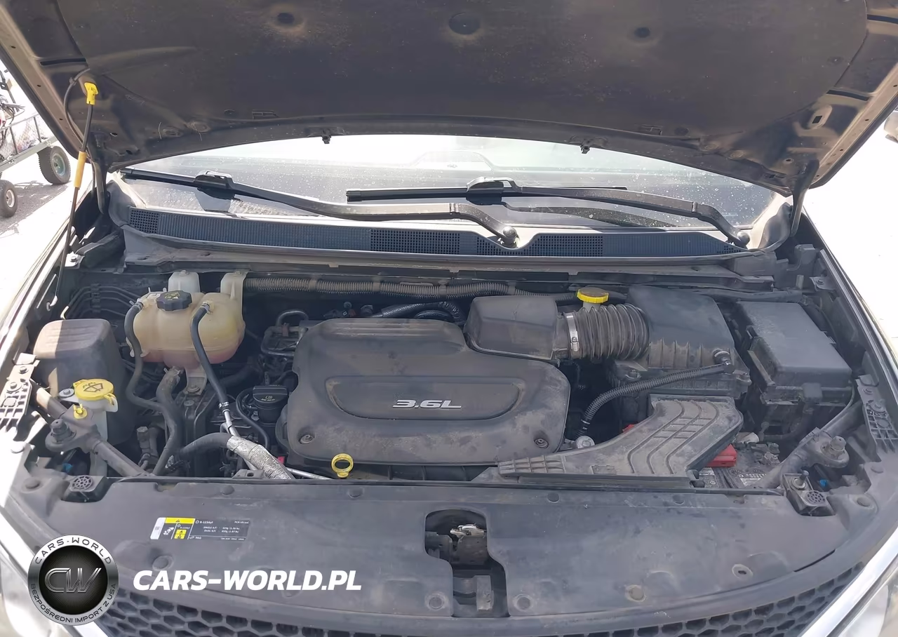 2018 Chrysler Pacifica Touring L VIN:2C4RC1BG3JR112121 - 6