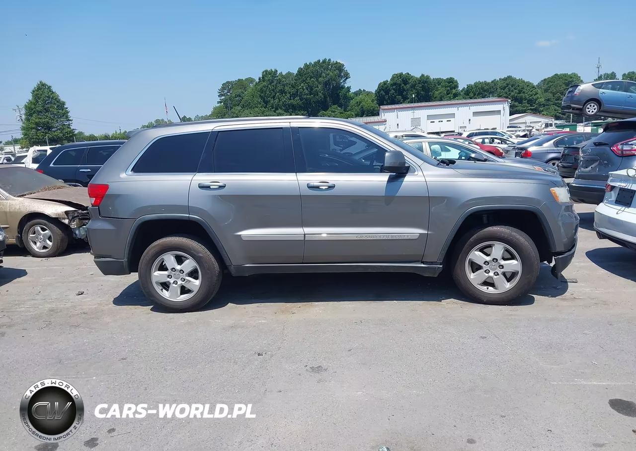 2013 Jeep Grand Cherokee Laredo VIN:1C4RJFAGXDC599724 - 13