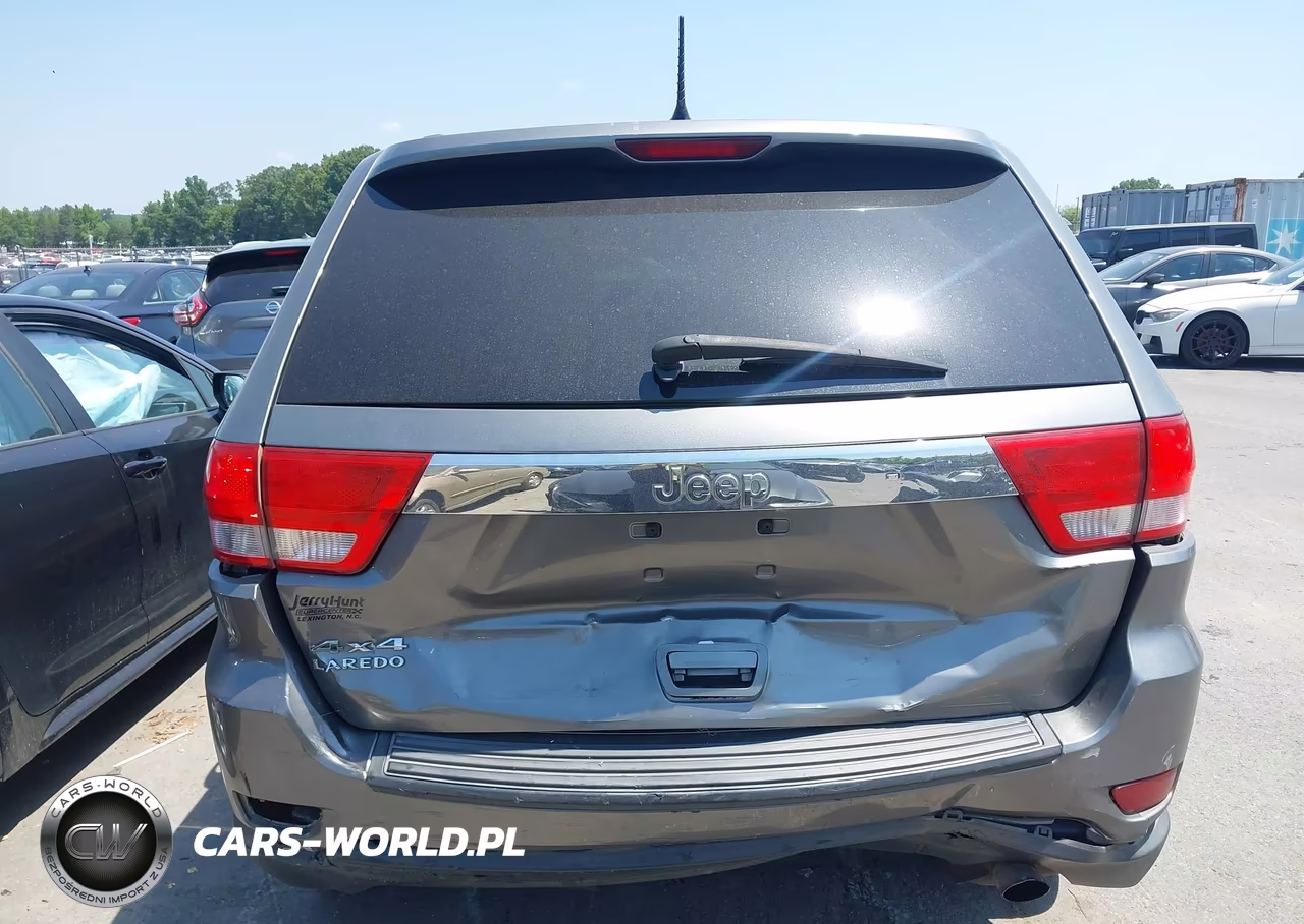 2013 Jeep Grand Cherokee Laredo VIN:1C4RJFAGXDC599724 - 16