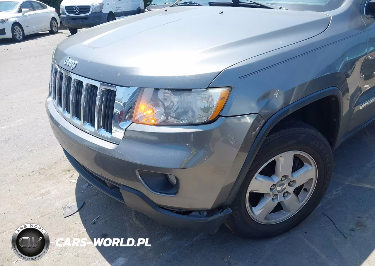 2013 Jeep Grand Cherokee Laredo VIN:1C4RJFAGXDC599724 - 17
