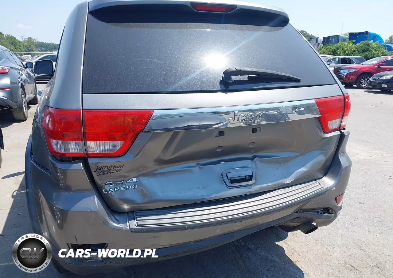 2013 Jeep Grand Cherokee Laredo VIN:1C4RJFAGXDC599724 - 18