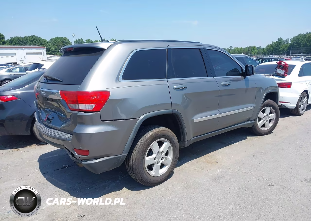 2013 Jeep Grand Cherokee Laredo VIN:1C4RJFAGXDC599724 - 4