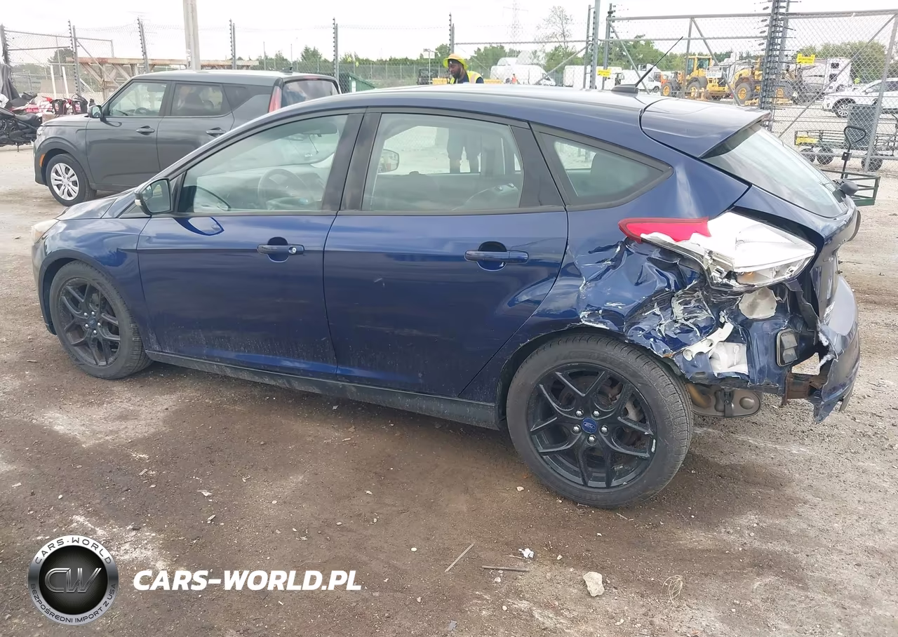 2016 Ford Focus Se VIN:1FADP3K28GL343313 - 3
