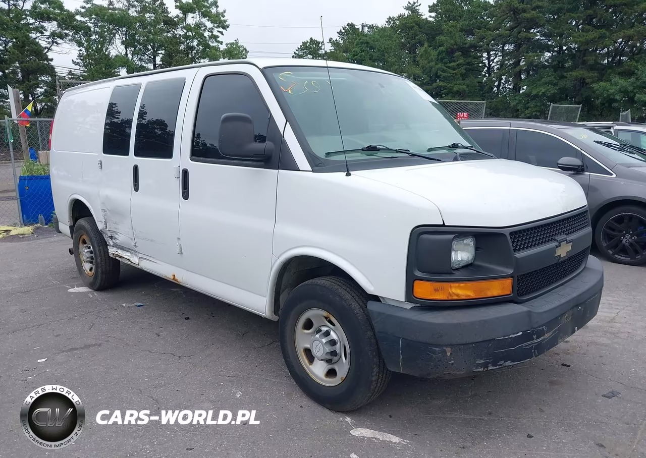 2016 Chevrolet Express 3500 Work Van – zdjęcie 1 z 18