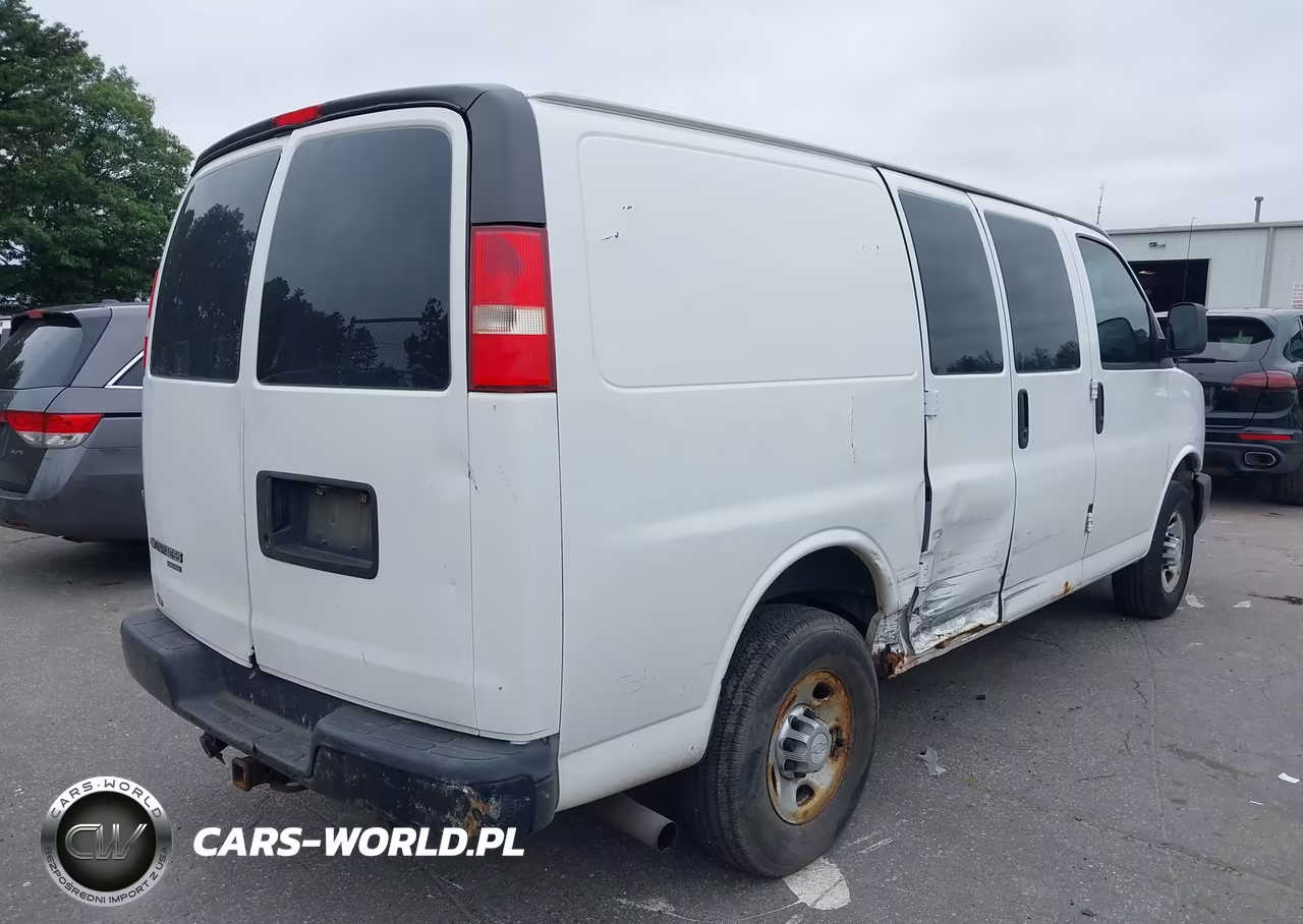 2016 Chevrolet Express 3500 Work Van VIN:1GCZGGFG6G1150019 - 4