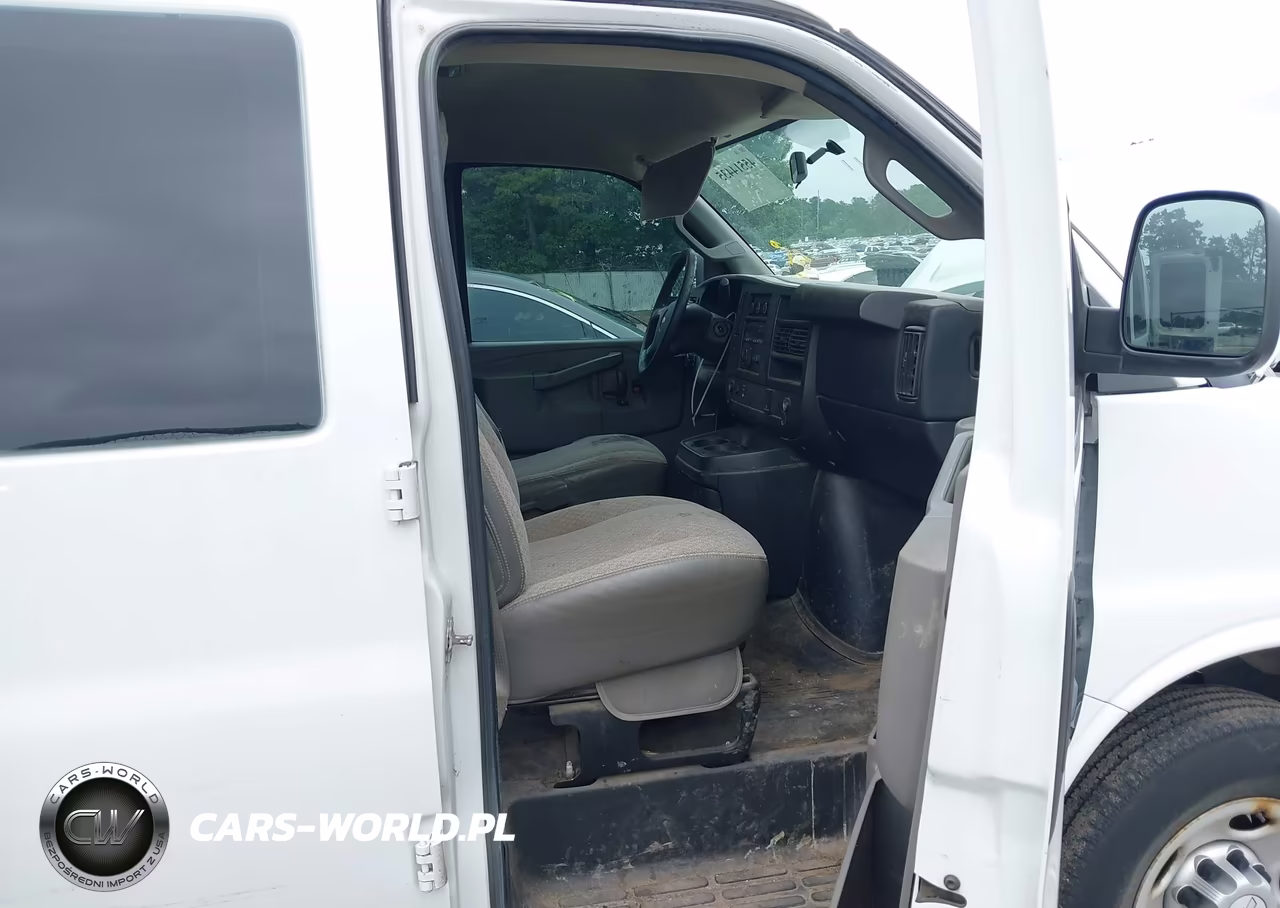 2016 Chevrolet Express 3500 Work Van VIN:1GCZGGFG6G1150019 - 5