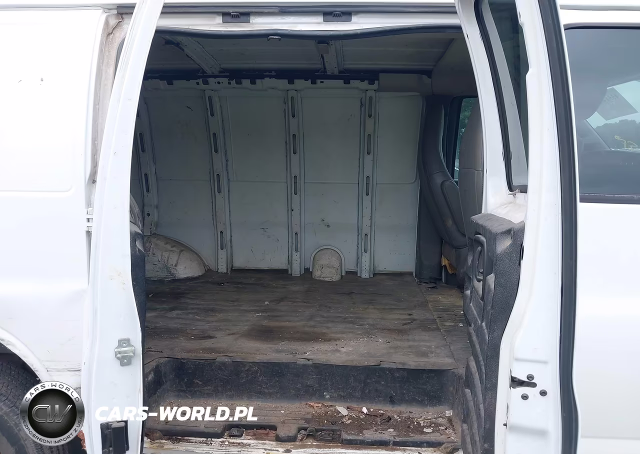 2016 Chevrolet Express 3500 Work Van VIN:1GCZGGFG6G1150019 - 8