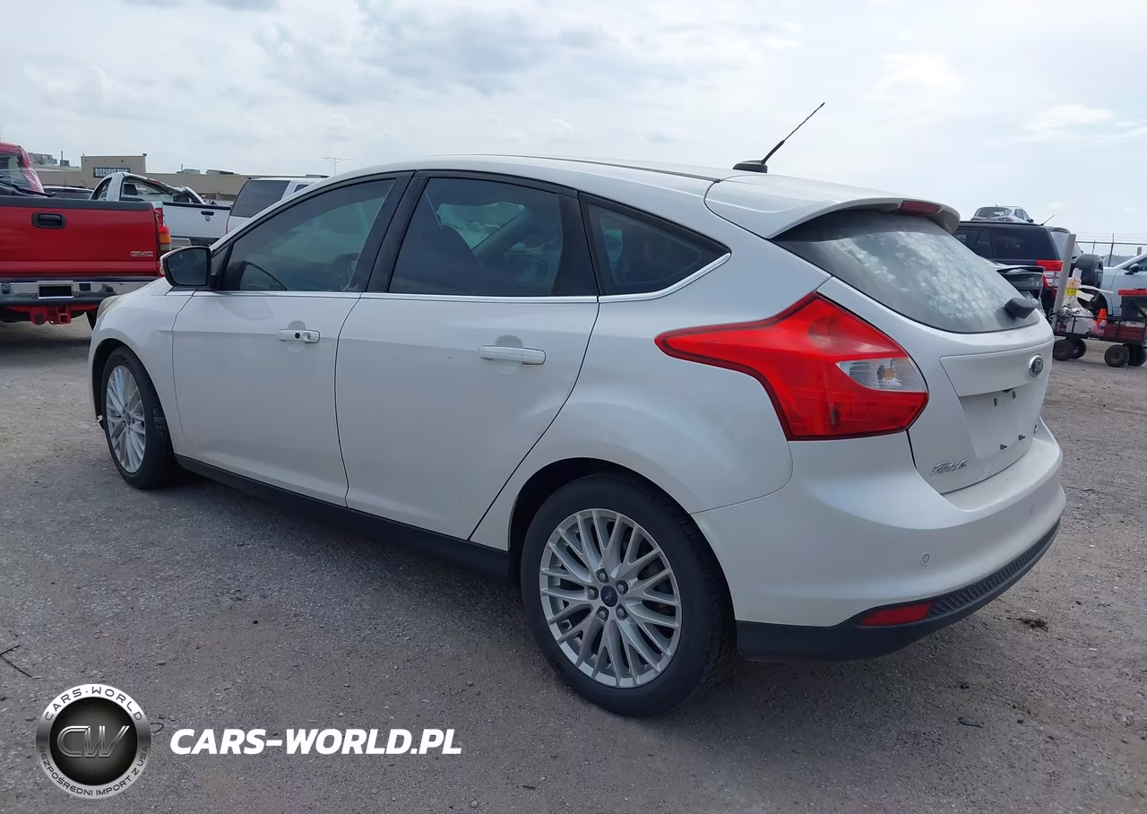 2013 Ford Focus Titanium VIN:1FADP3N21DL115676 - 3