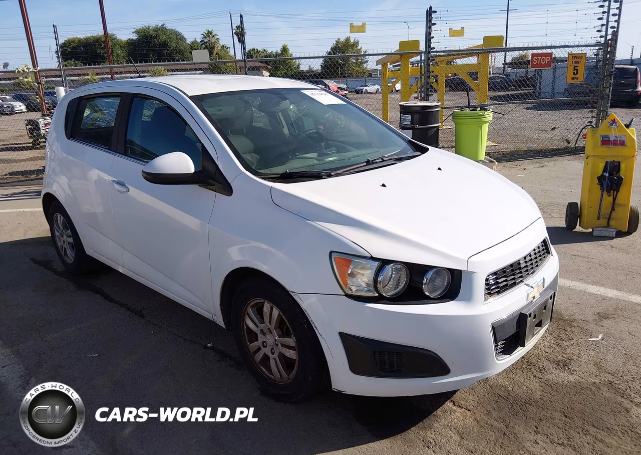 2016 Chevrolet Sonic Lt Auto – zdjęcie 1 z 11
