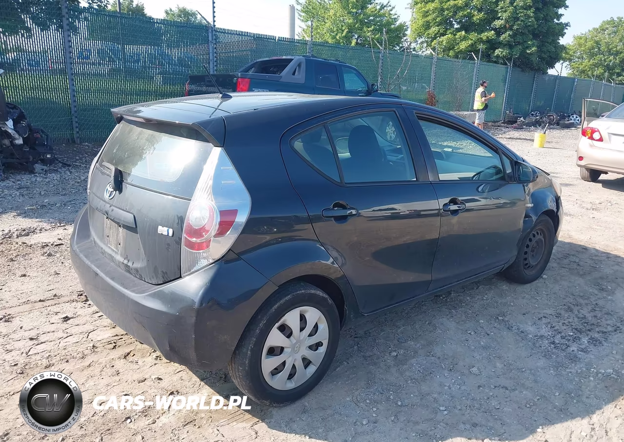 2012 Toyota Prius C Two VIN:JTDKDTB31C1514069 - 4