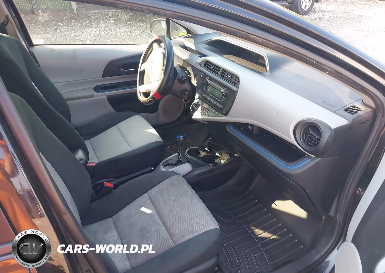 2012 Toyota Prius C Two VIN:JTDKDTB31C1514069 - 5