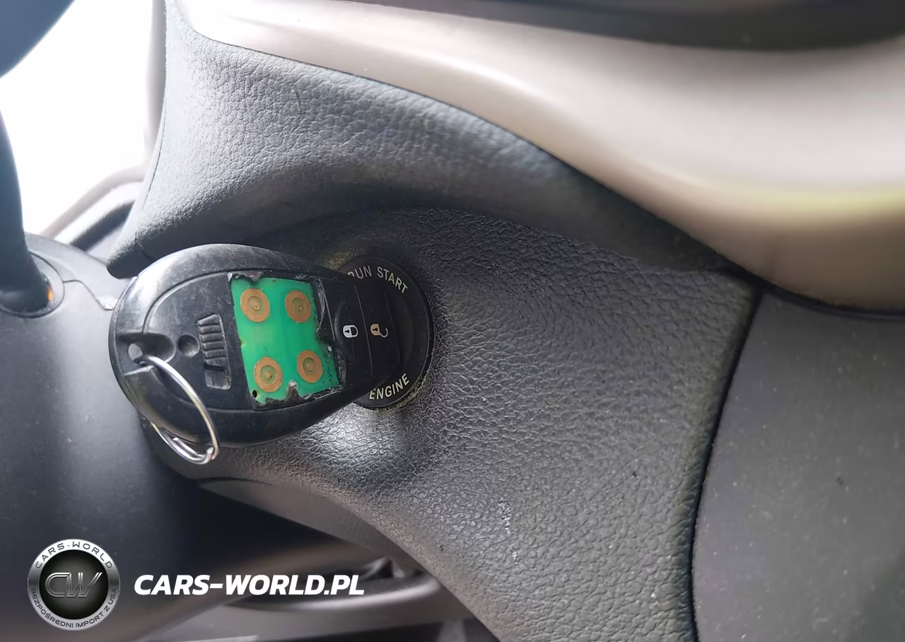 2018 Jeep Cherokee Latitude 4X4 VIN:1C4PJMCB4JD586065 - 11
