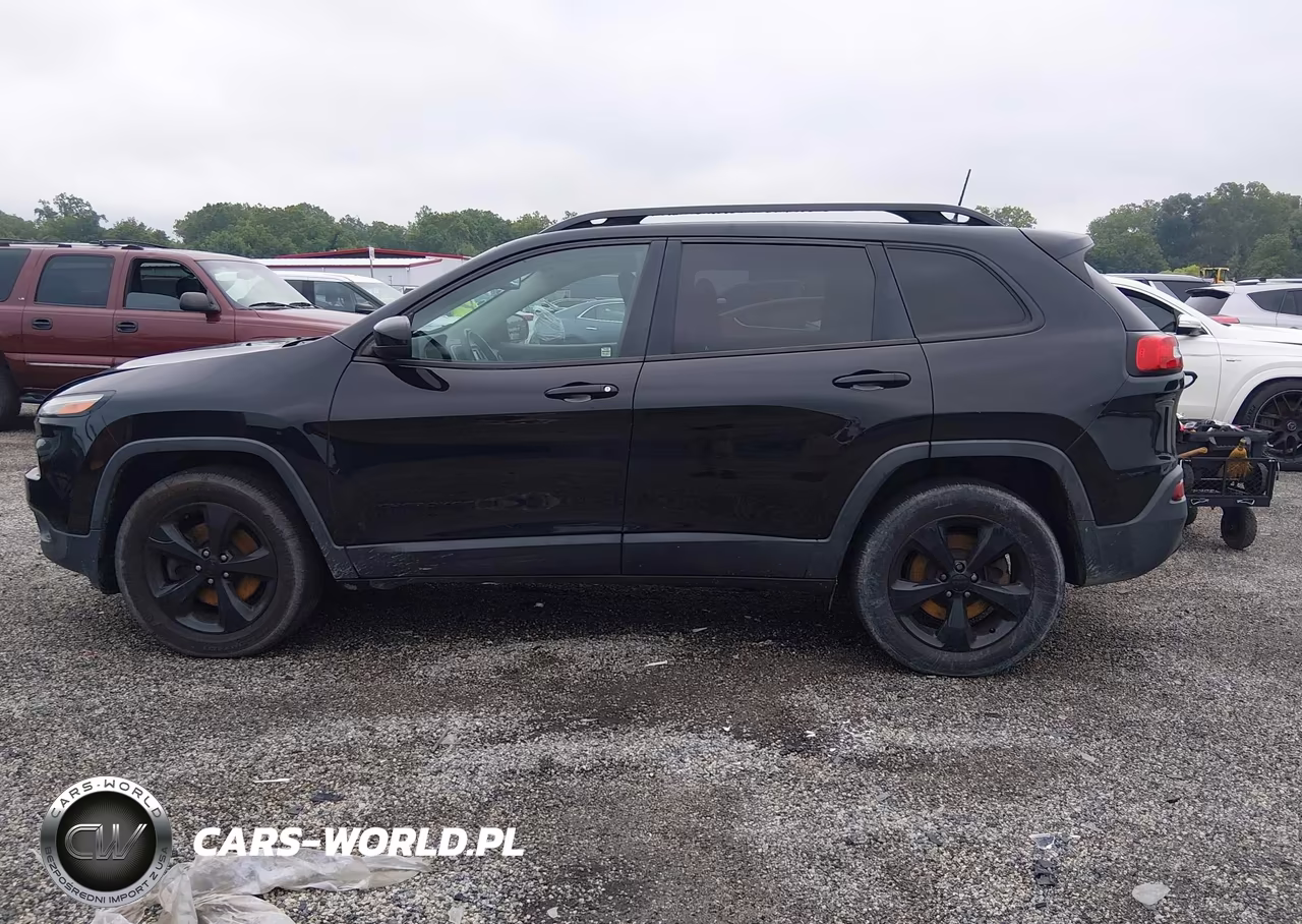 2018 Jeep Cherokee Latitude 4X4 VIN:1C4PJMCB4JD586065 - 14