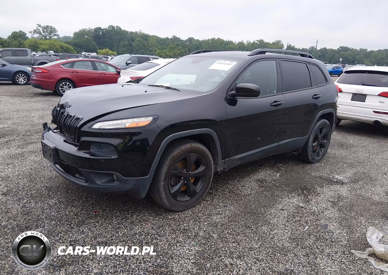 2018 Jeep Cherokee Latitude 4X4 VIN:1C4PJMCB4JD586065 - 2