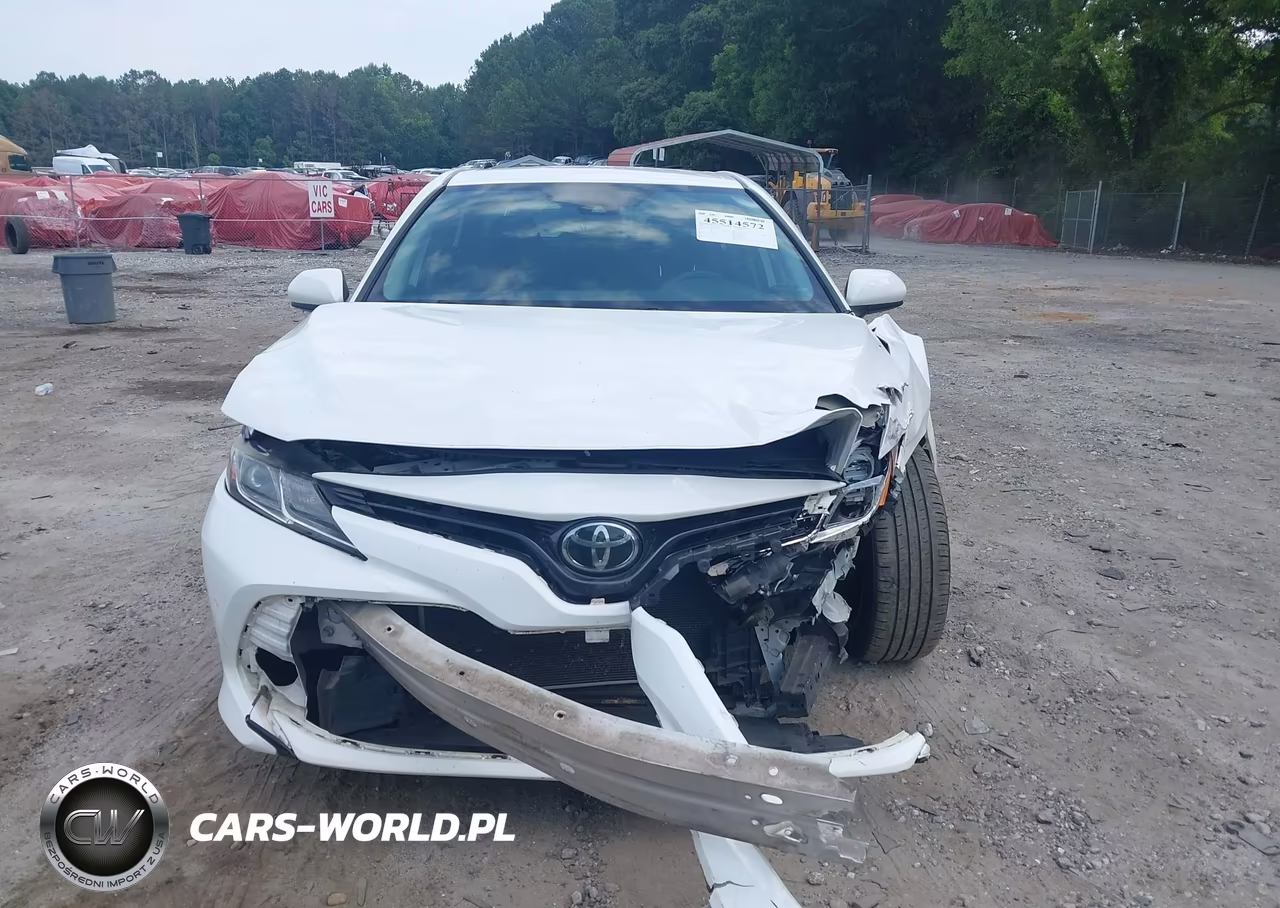 2020 Toyota Camry Le VIN:4T1C11AK5LU953120 - 12