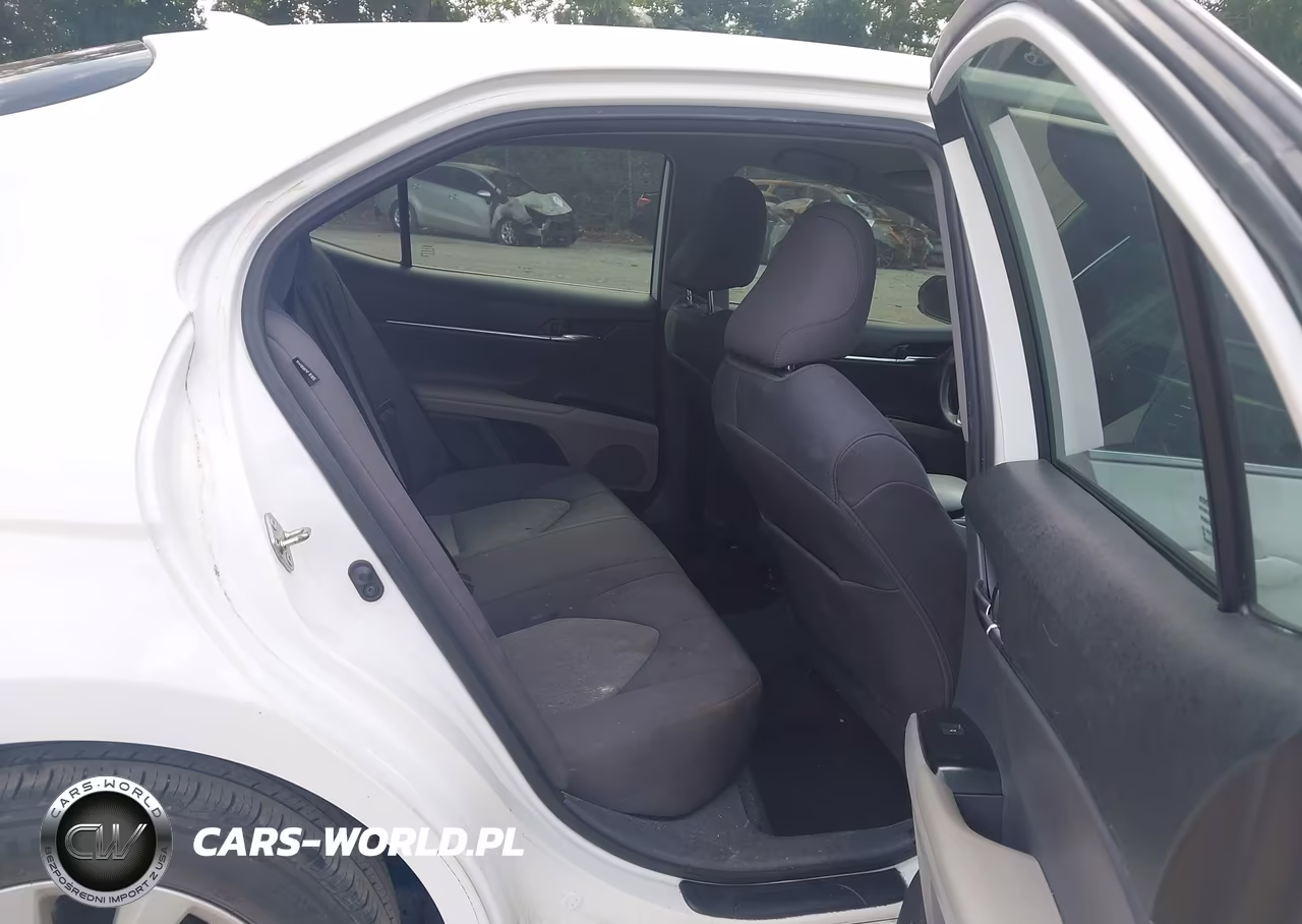 2020 Toyota Camry Le VIN:4T1C11AK5LU953120 - 8