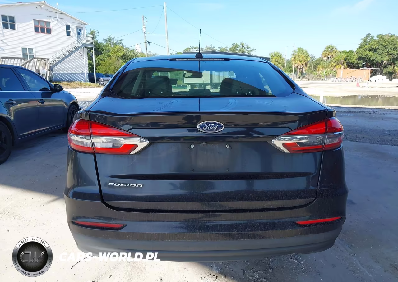 2019 Ford Fusion S VIN:3FA6P0G70KR280956 - 16