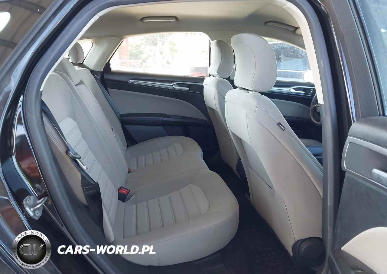 2019 Ford Fusion S VIN:3FA6P0G70KR280956 - 8