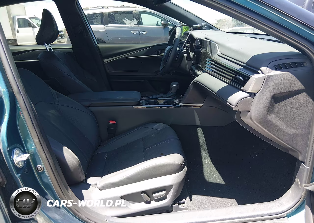 2025 Toyota Camry Xse VIN:4T1DAACK7SU173619 - 5
