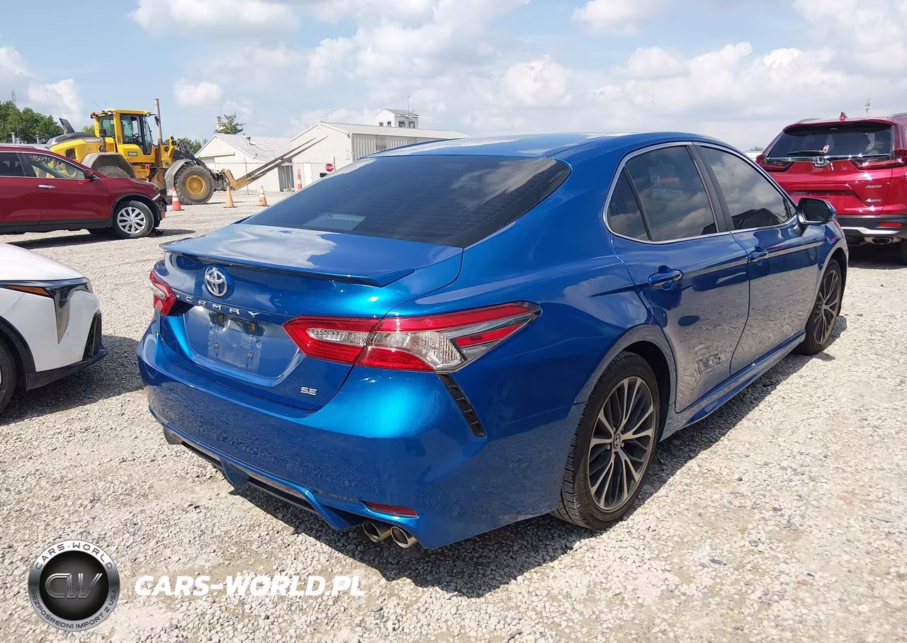 2018 Toyota Camry Se VIN:4T1B11HK9JU150115 - 4