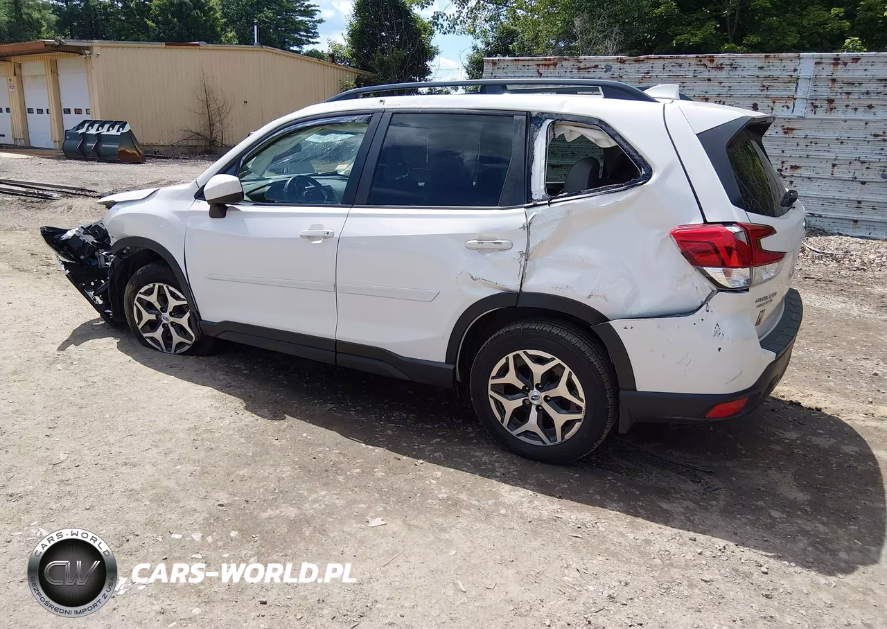 2020 Subaru Forester Premium VIN:JF2SKAJC6LH462071 - 3