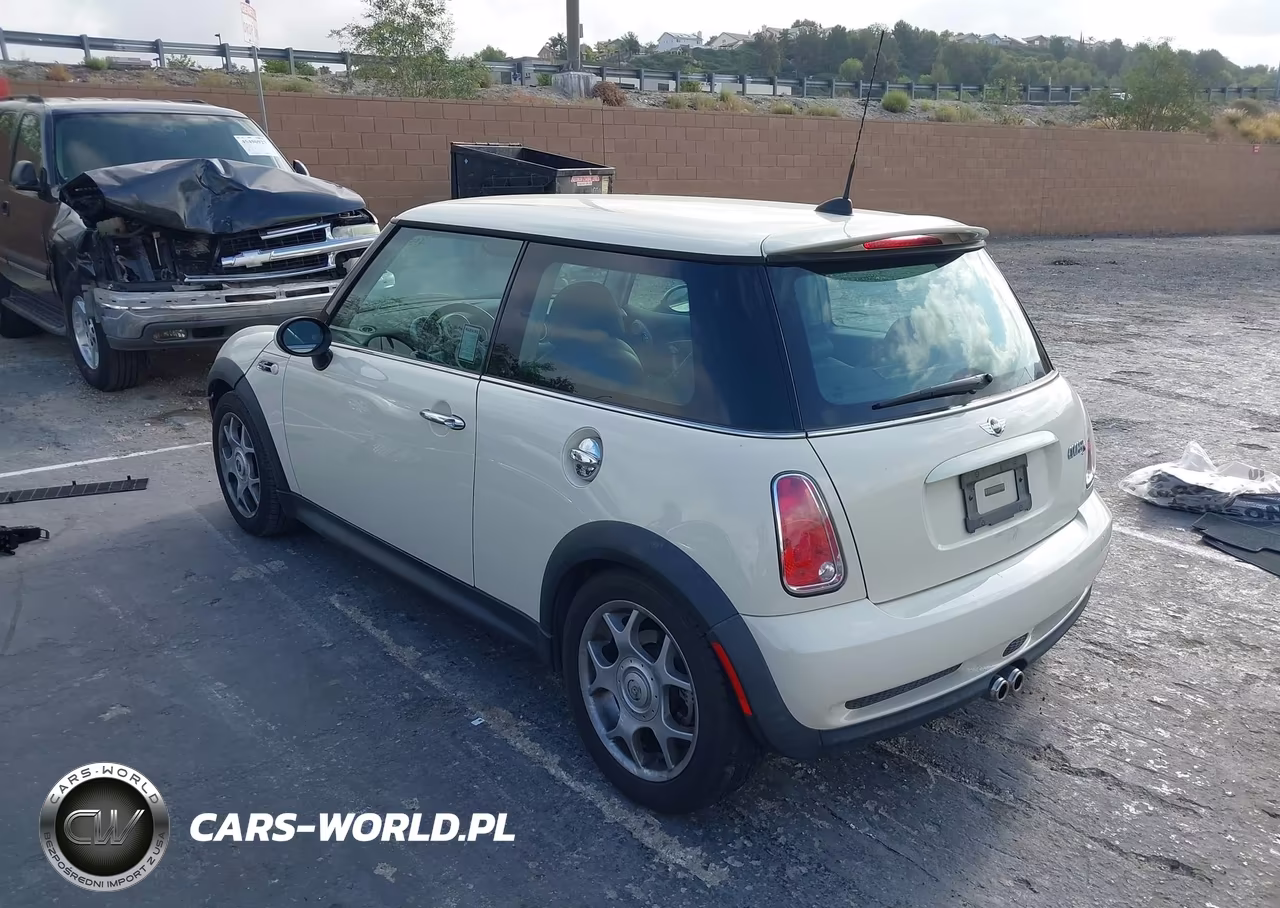 2006 Mini Cooper S VIN:WMWRE33526TJ35762 - 3